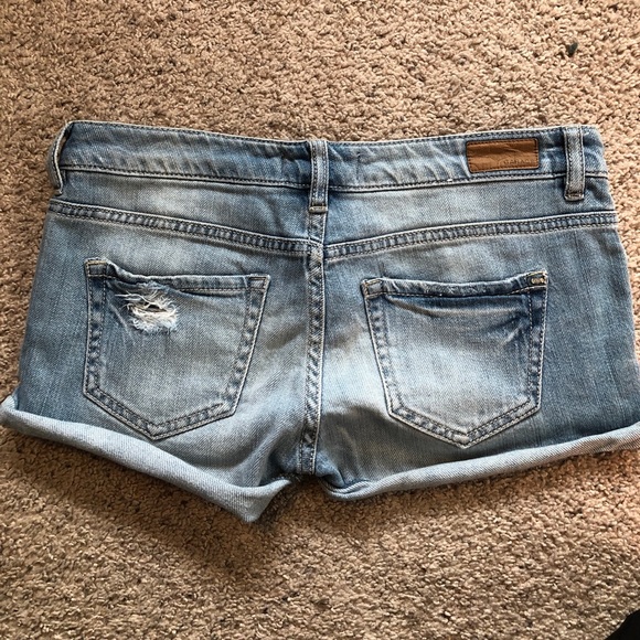 Garage stretch flirty jean shorts - Picture 2 of 2